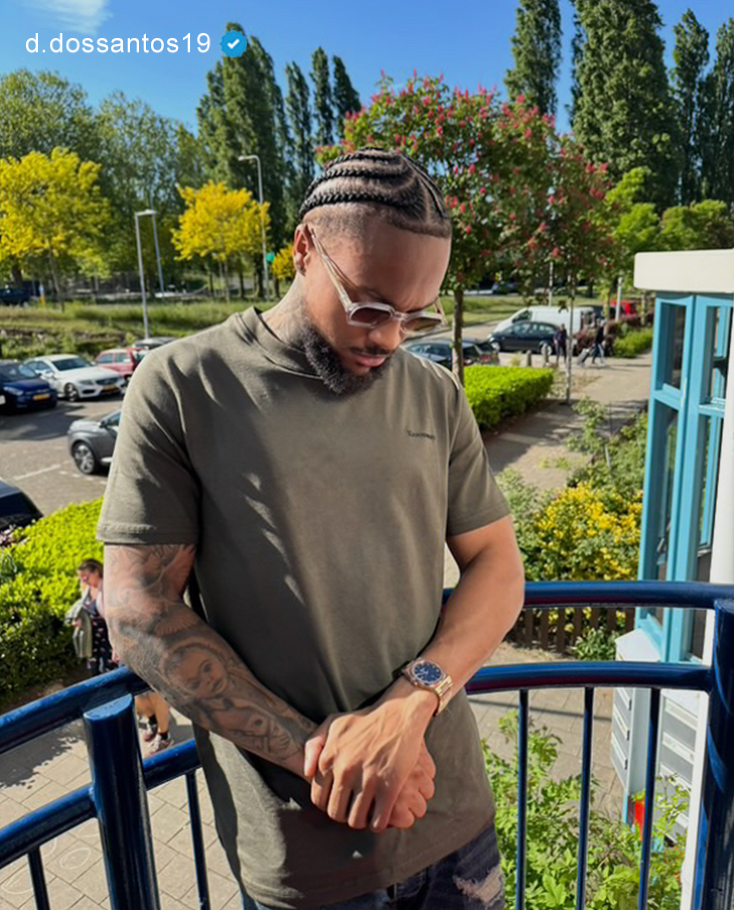 Soccerplayer Dabney Dos Santos is shining with our Bronze Gold Steel-Date II watch!